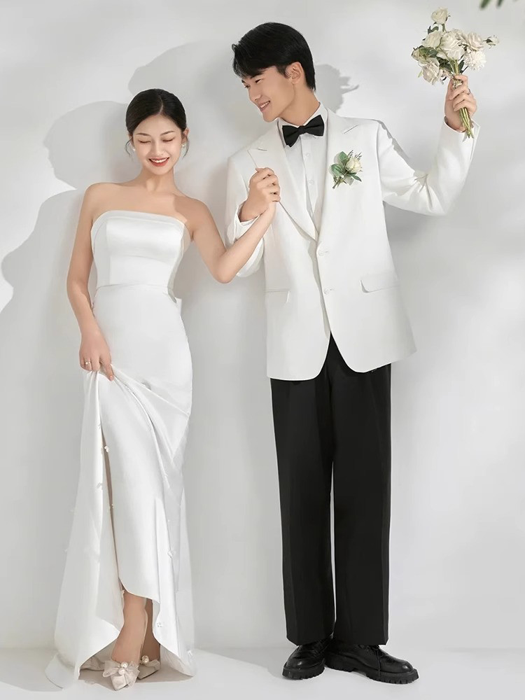 ウェディングドレス 白 黒 サテン オフショルダー シンプル 花嫁 誕生日 披露宴 前撮り 二次会 お呼ばれ AK762