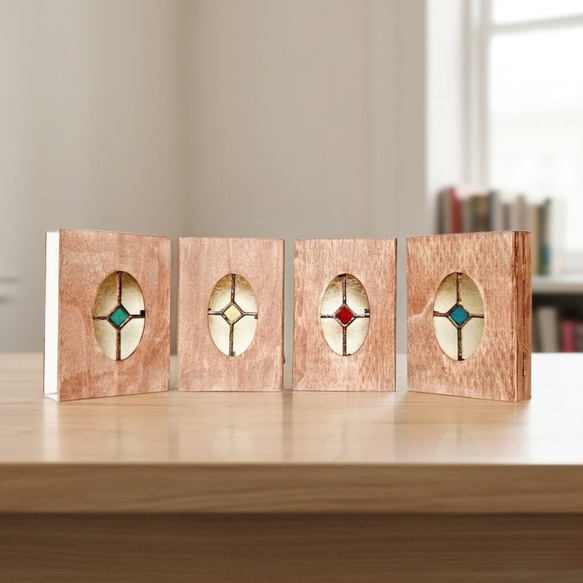 ステンドグラス ​恒星の魔導書 本型アンティーク調ガラス窓つき木箱