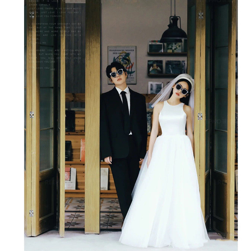 ウェディングドレス 白黒 サテン プリンセス 韓国風 花嫁 誕生日 成人式 披露宴 前撮り 二次会 お呼ばれ AK781