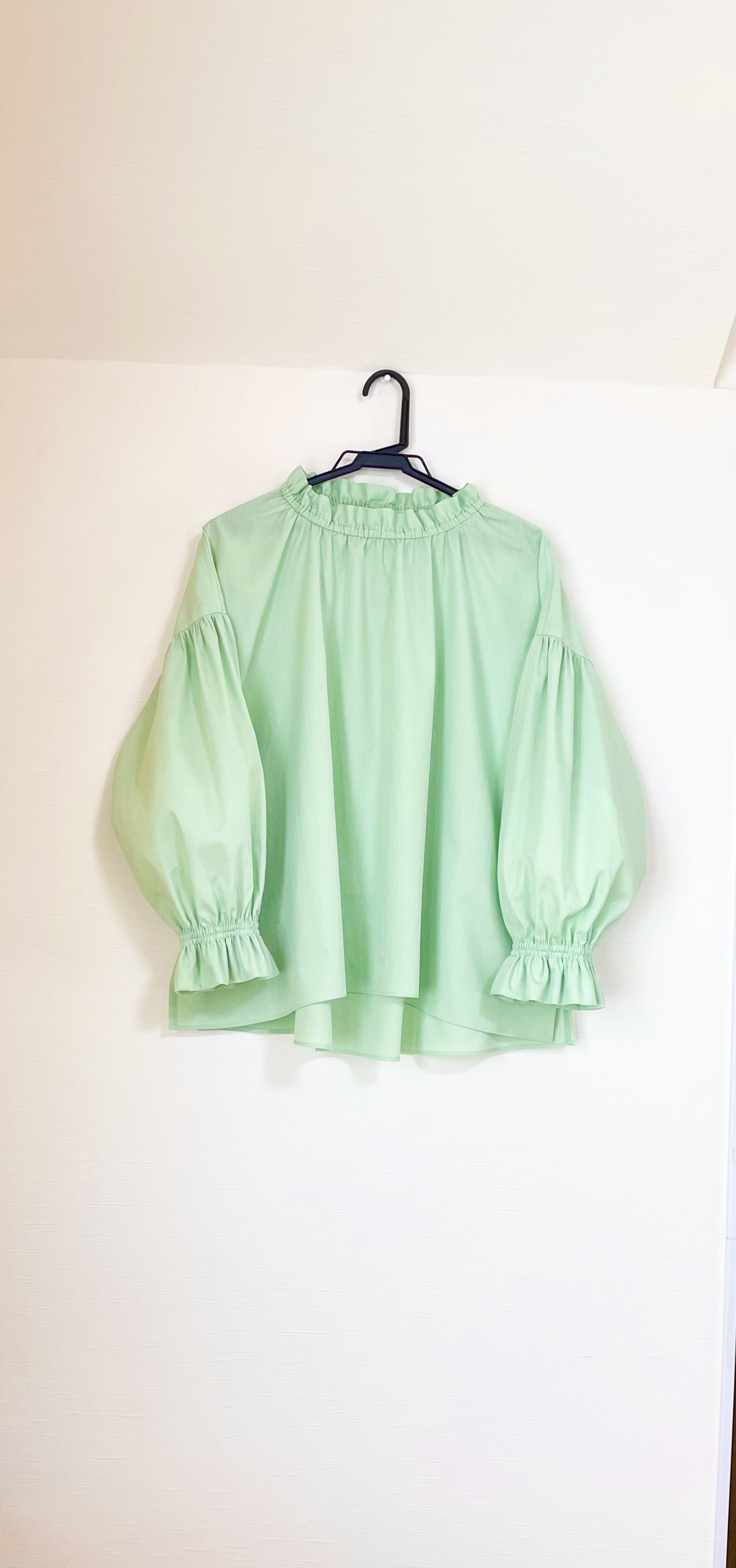 『春誕生花2026』ワッシャーコットンふんわりギャザー袖衿ゴム入りフリルのブラウスペールミント、ミモザイエロー