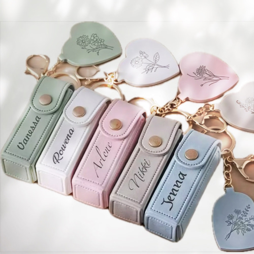 話題沸騰！リップケース 名入れオーダー／ハート鏡付きキーホルダー