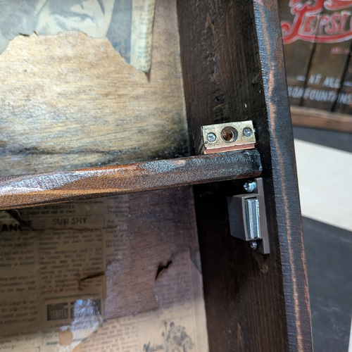 オールドアメリカン ミラーキャビネット ウォールシェルフ 鍵付き