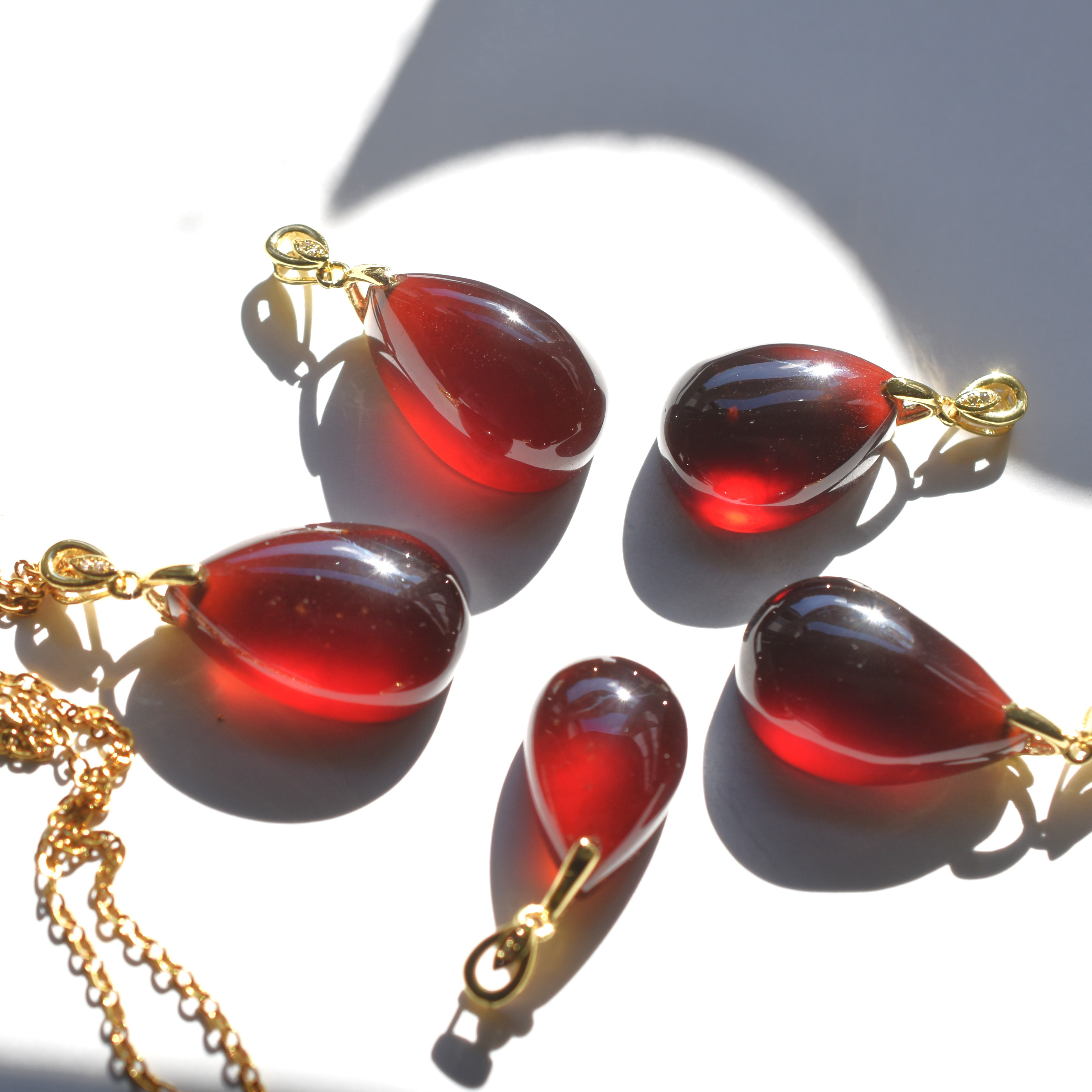 新春の新作【選べる】超大粒　ヘソナイトガーネット　しずく型　サージカルステンレスネックレス50cm