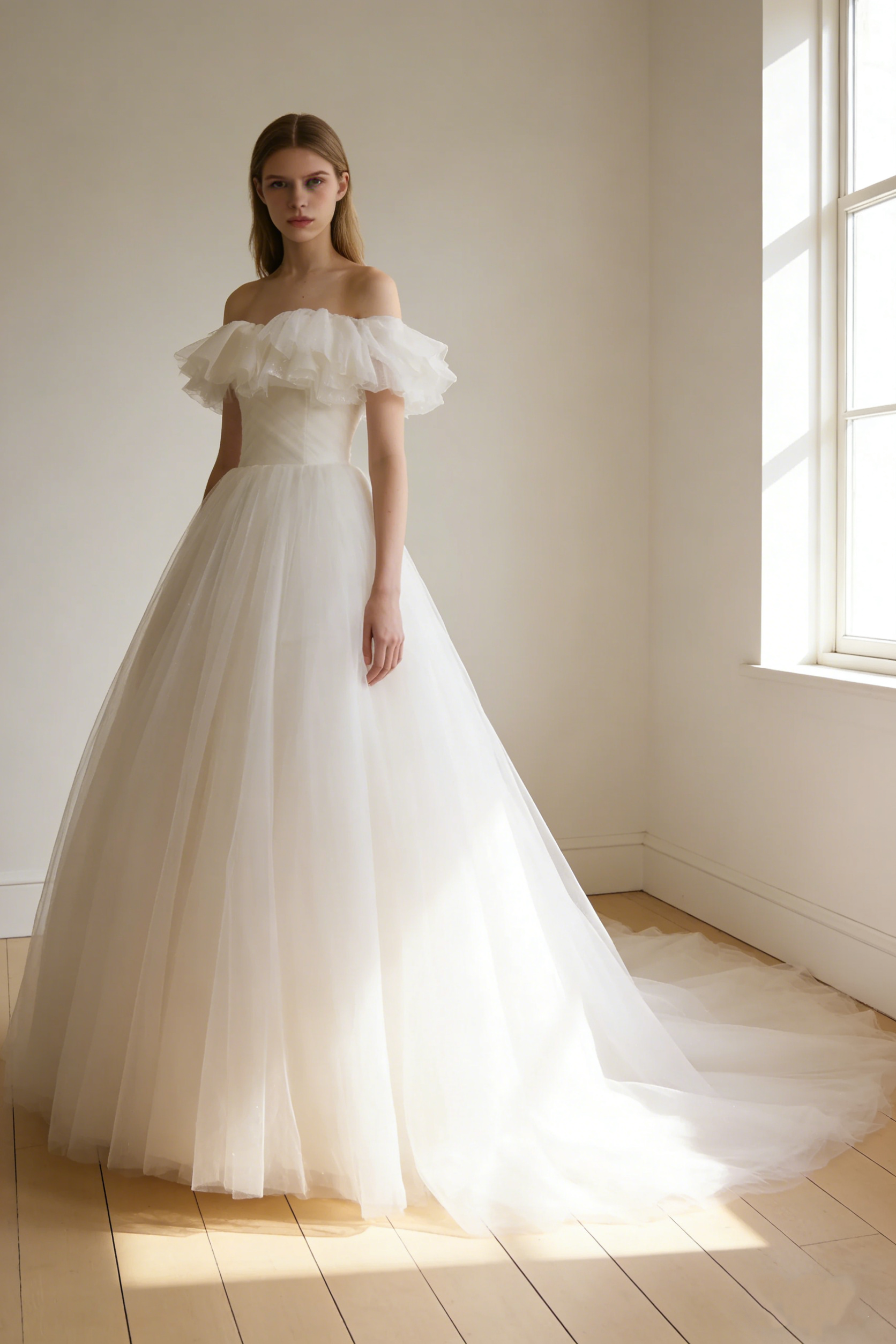 送料無料！ウェディングドレス オフホワイト オフショルダー チュールスカート 結婚式/披露宴 ハンドドレープ