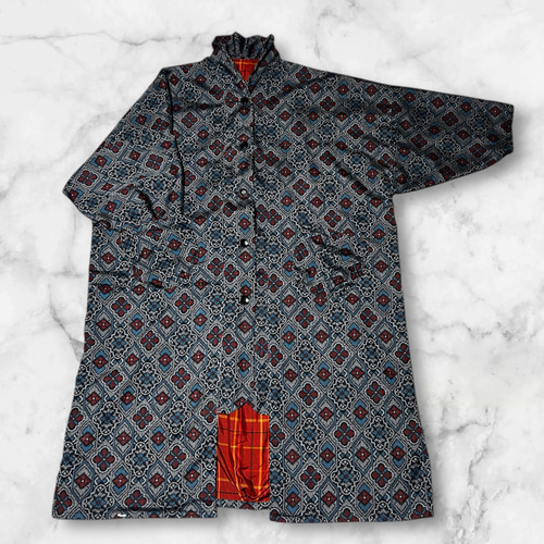 着物リメイク 正絹 紬フラップ付きロングコート＊バッグ 着物リメイク