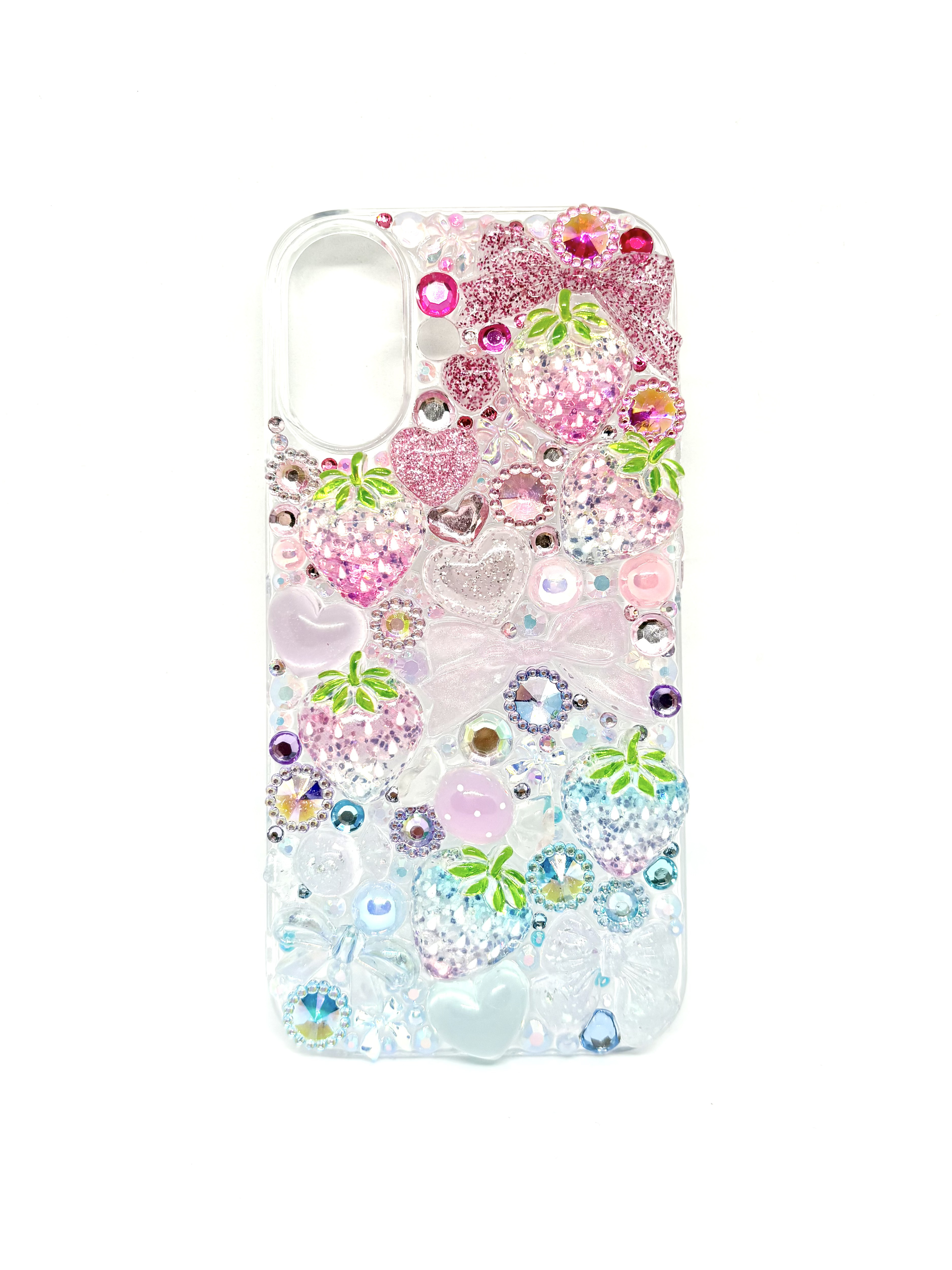【iPhone 16用】ピンク×ブルー グラデーションいちごリボンデコスマホケース♡