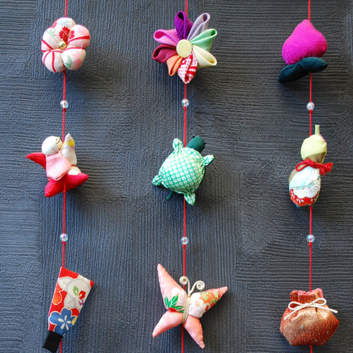 願いをつなぐ つるし雛(壁掛け) 正絹古布使用の一点物 ひな祭り