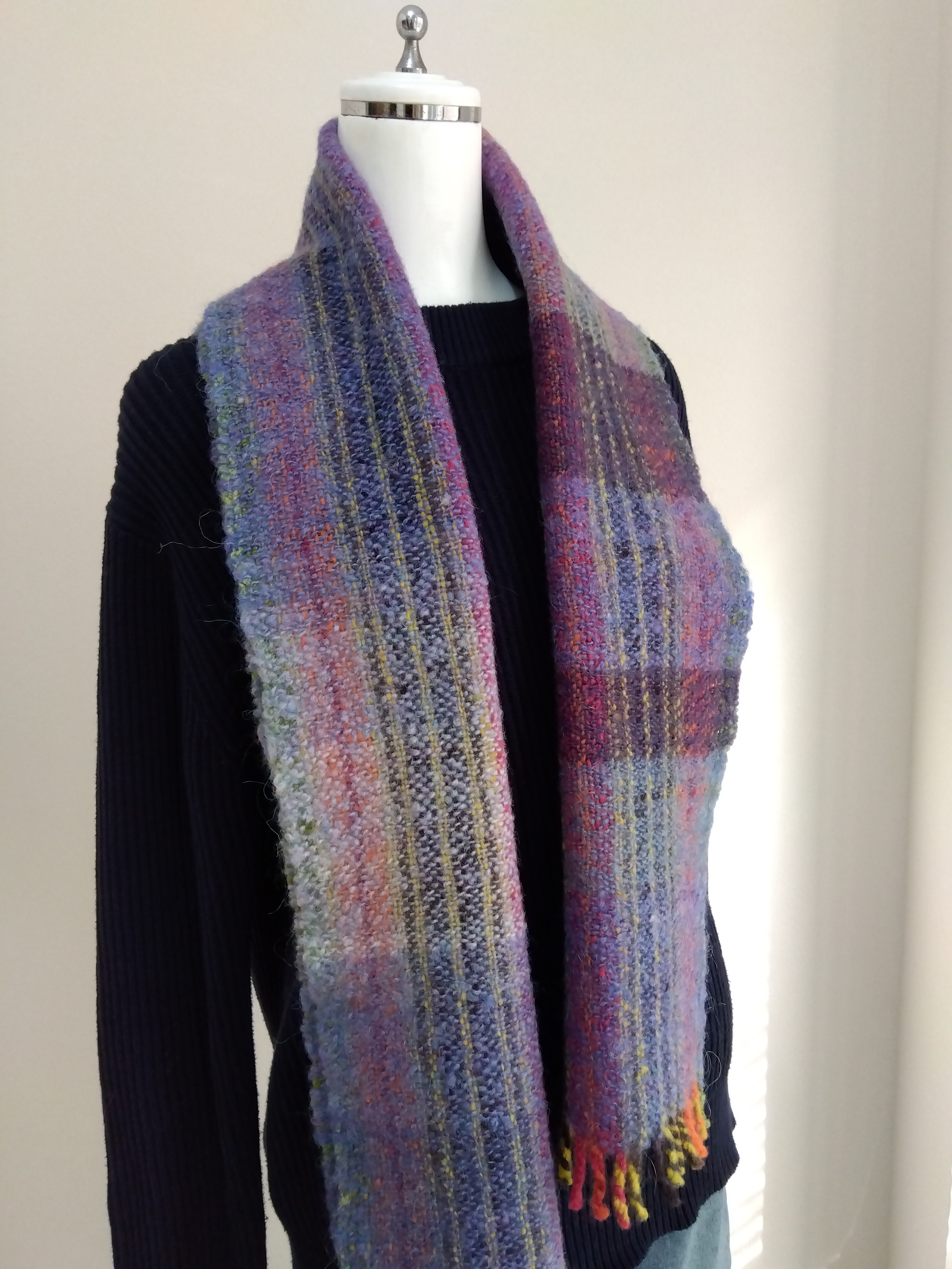 手紡ぎ、手織りマフラー（ブルー）化学染料、天然染料、ウール