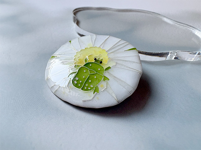 七宝アクササリー「コアナハナムグリのブローチ」