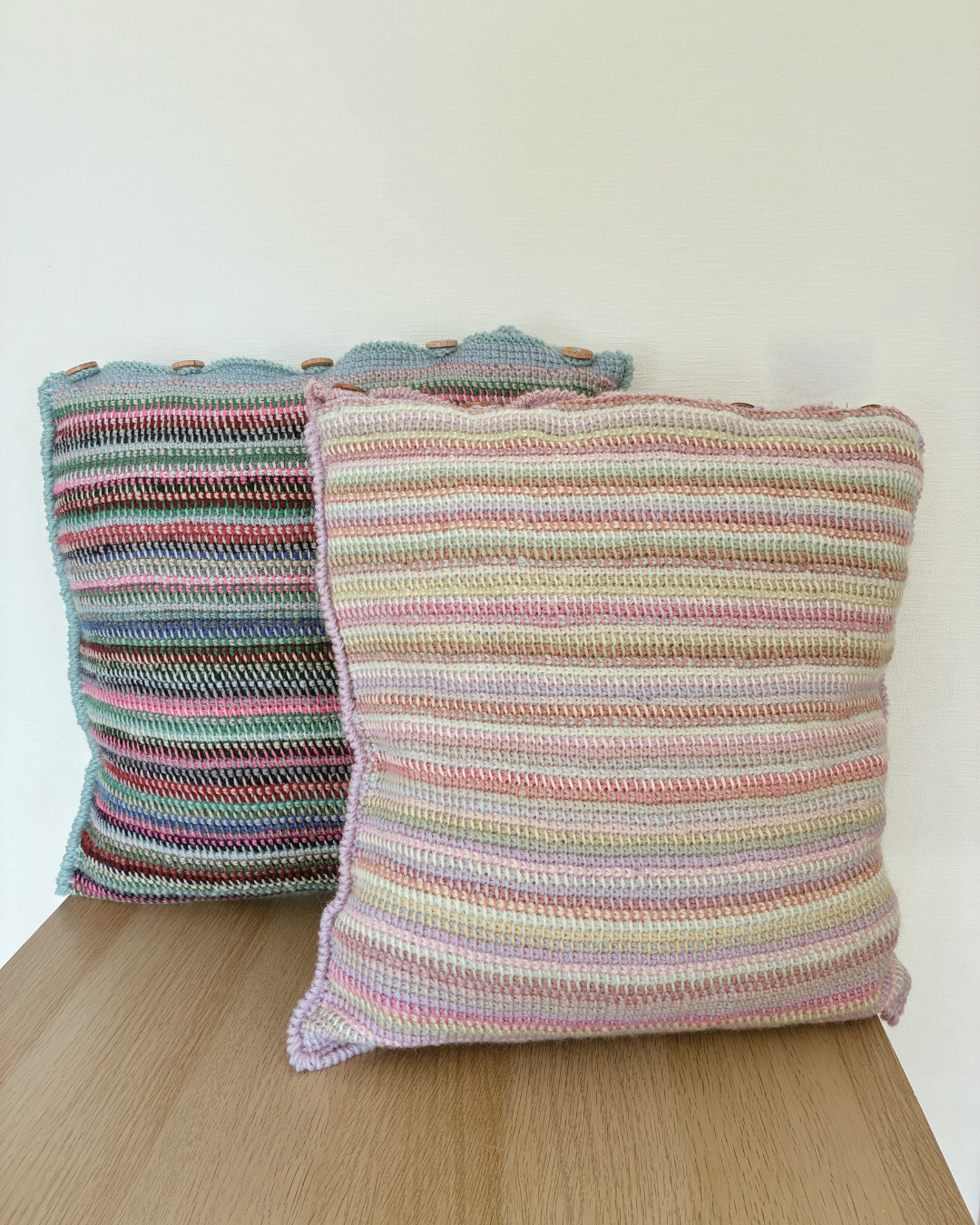 織物のような厚み伝統のアフガン編みクッションカバー（ピンク）