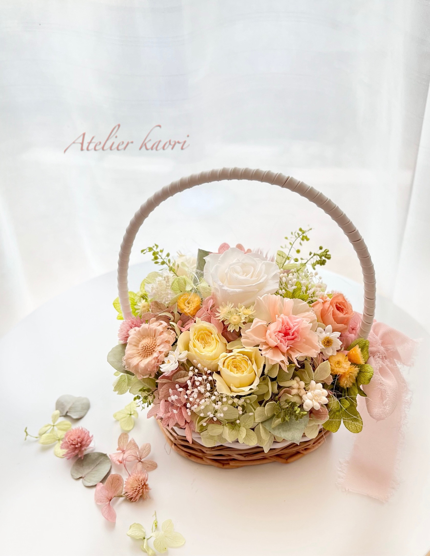 春の訪れ〜パステルカラーのバスケットアレンジ     母の日  カーネーション  結婚祝い  誕生日