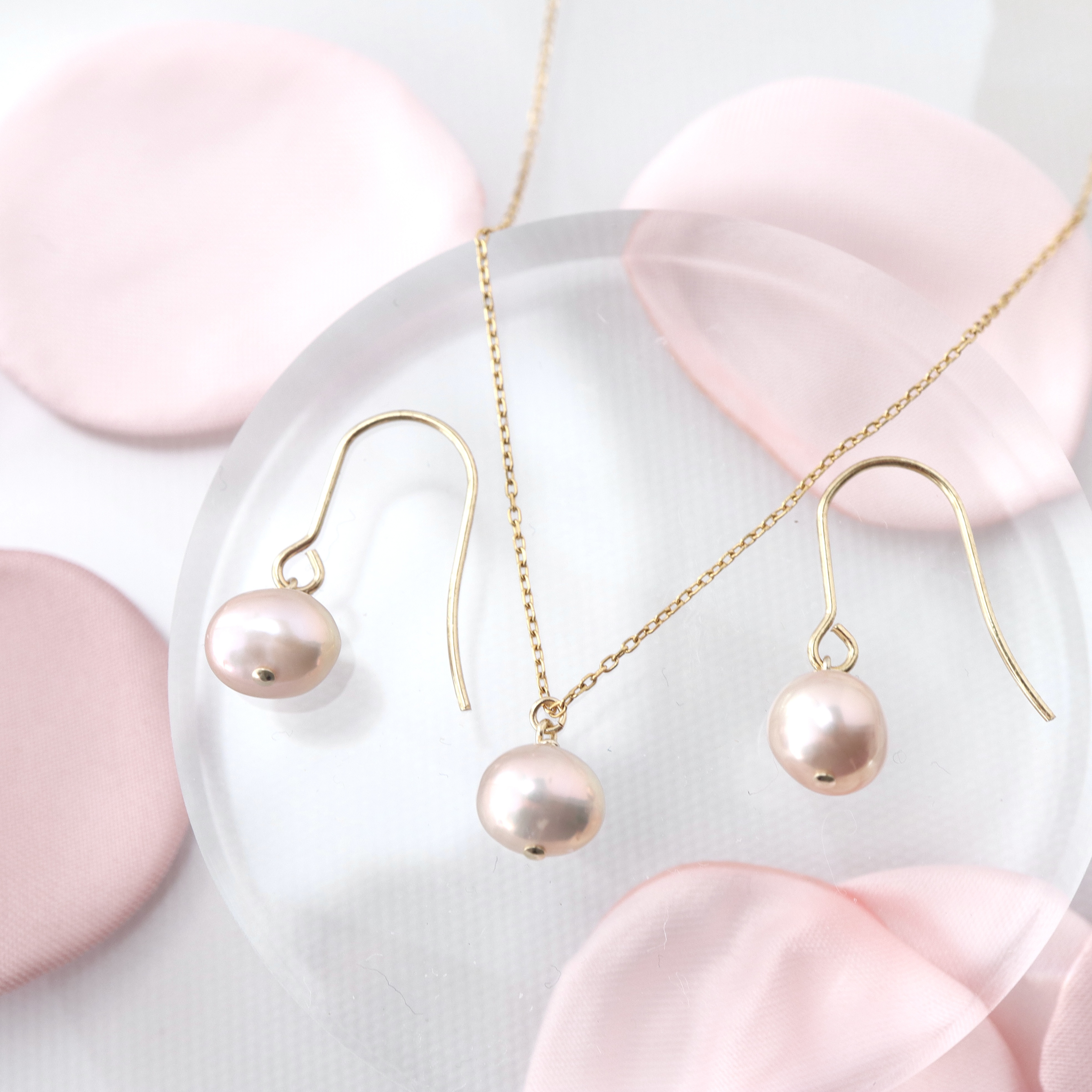 【3日以内発送可】早割･春の福袋❀春ときめく桜色❀ひと粒パールピアス(イヤリング)&ネックレスセット アレルギー対応