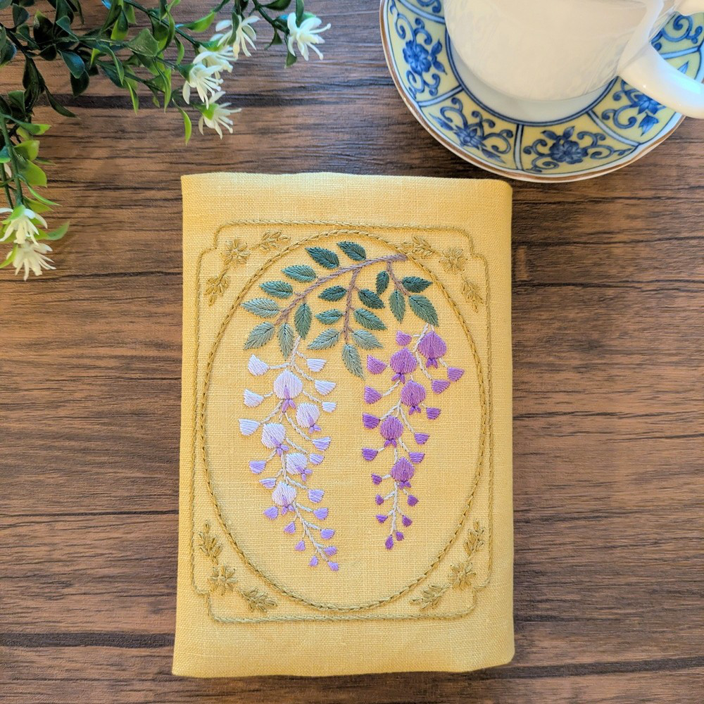 刺繡のブックカバー　藤の園　(H2601)