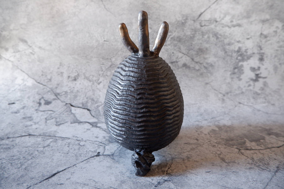 樹土鬼時計1　塊根植物　多肉植物　盆栽　植木鉢　作家鉢　オブジェ　沖縄 5枚目の画像