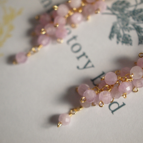 石の日セール】想いのひと雫 ― 淡紅 クンツァイトのピアス ピアス