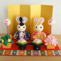ひな祭り　うさぎの雛飾り　雛人形　ハンドメイド　桃の節句　置物　粘土アート ひなまつり ひな人形 うさぎ 桃の節句 橘 桜 菱餅 雪洞 屏風 毛氈