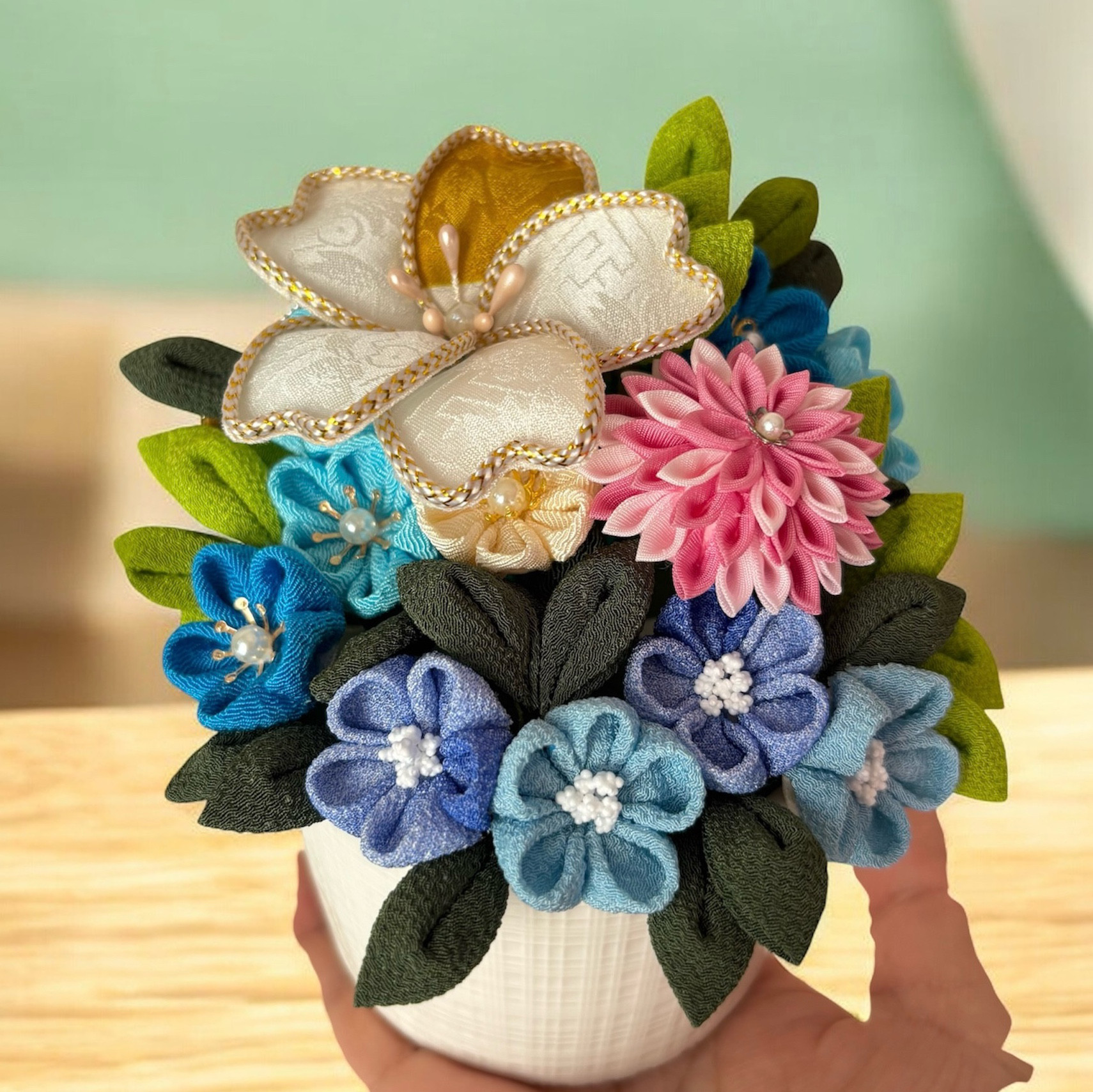 【つまみ細工 手のひら】『桜と青の想い出』インテリア 玄関 お見舞い