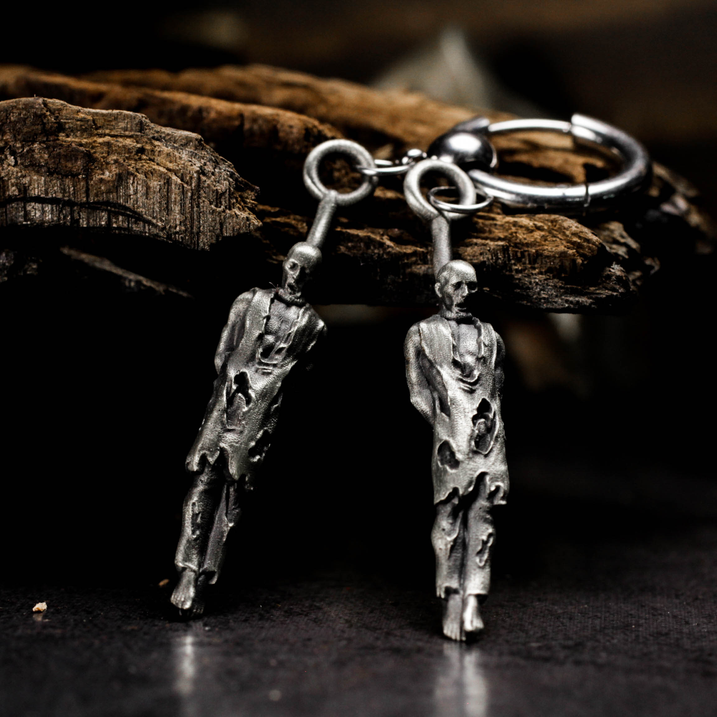 ゾンビスケルトンイヤリング - 925シルバーハンドメイドゴシックホラージュエリー 7,210円