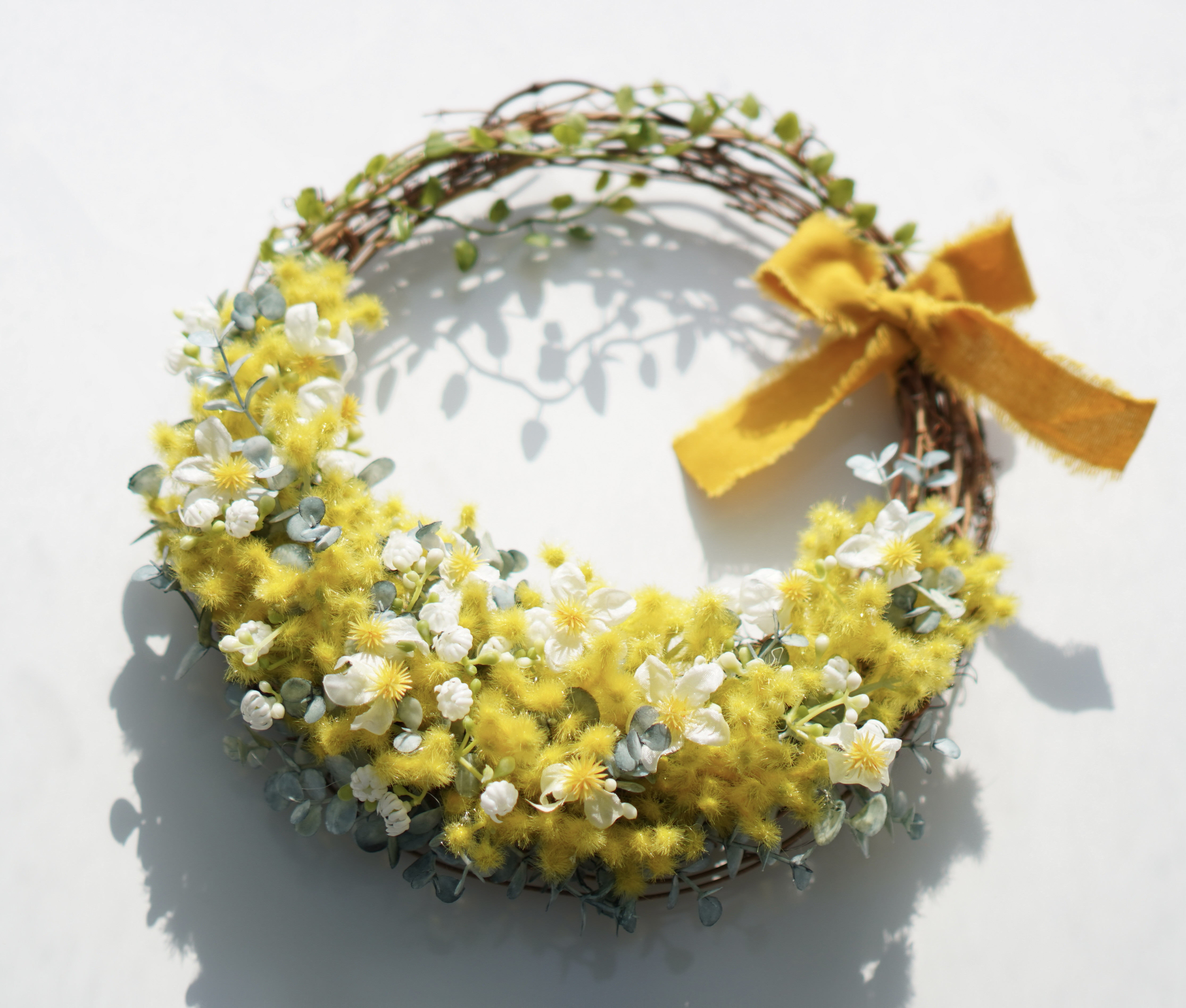 ミモザのリース　玄関リース　アーティフィシャルフラワー　春リース　ユーカリ