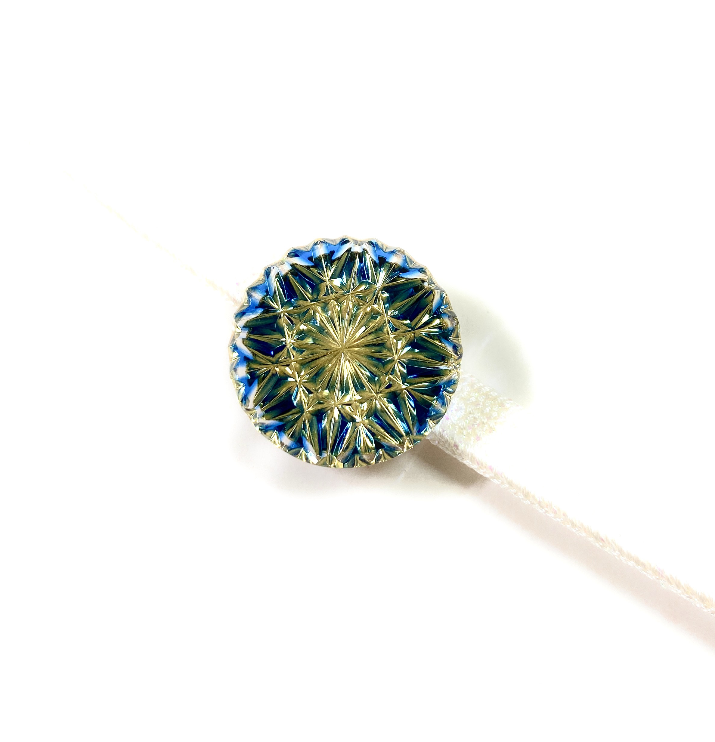 東京切子帯留め　ひまわり　ブルー・ゴールド