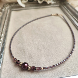 ボルドー色パールと紫色チェコビーズのチョーカーネックレス 10枚目の画像