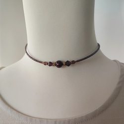 ボルドー色パールと紫色チェコビーズのチョーカーネックレス 7枚目の画像