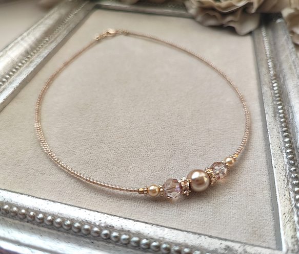 シャンパン色パールとチェコビーズのチョーカーネックレス 4枚目の画像