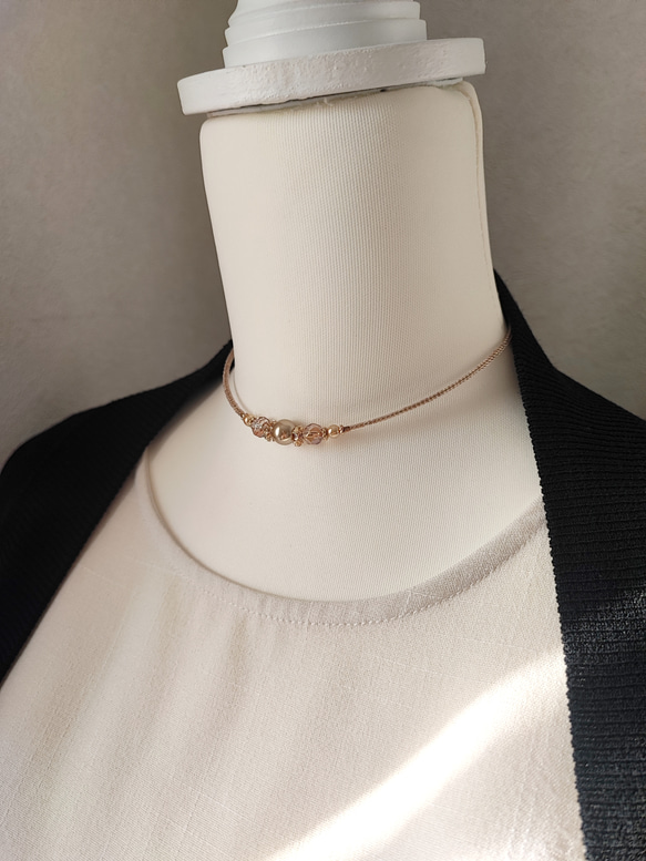 シャンパン色パールとチェコビーズのチョーカーネックレス 11枚目の画像