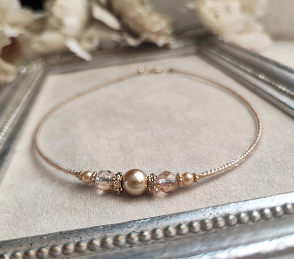 シャンパン色パールとチェコビーズのチョーカーネックレス 1枚目の画像