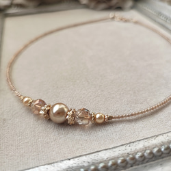 シャンパン色パールとチェコビーズのチョーカーネックレス 14枚目の画像