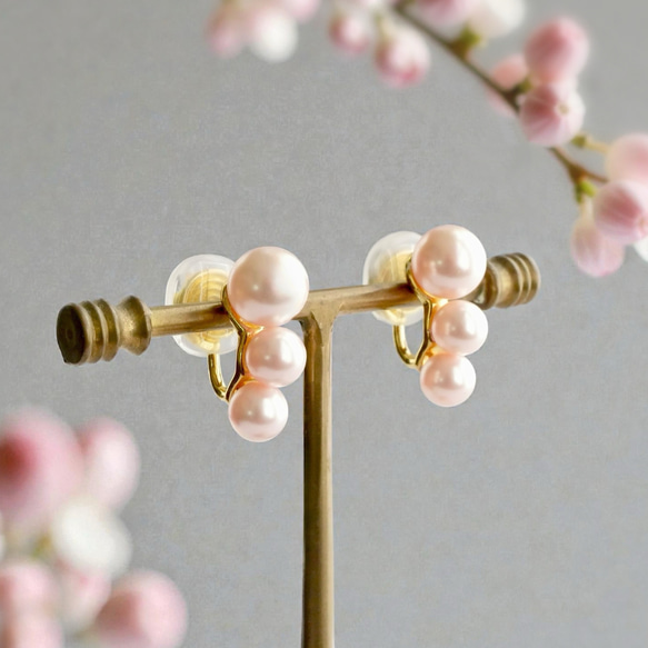 【看起來像耳環的耳環】2026流行色櫻花粉珍珠耳環，適合學校入學典禮佩戴 第1張的照片