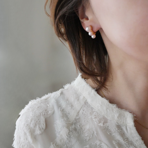 【看起來像耳環的耳環】2026流行色櫻花粉珍珠耳環，適合學校入學典禮佩戴 第6張的照片