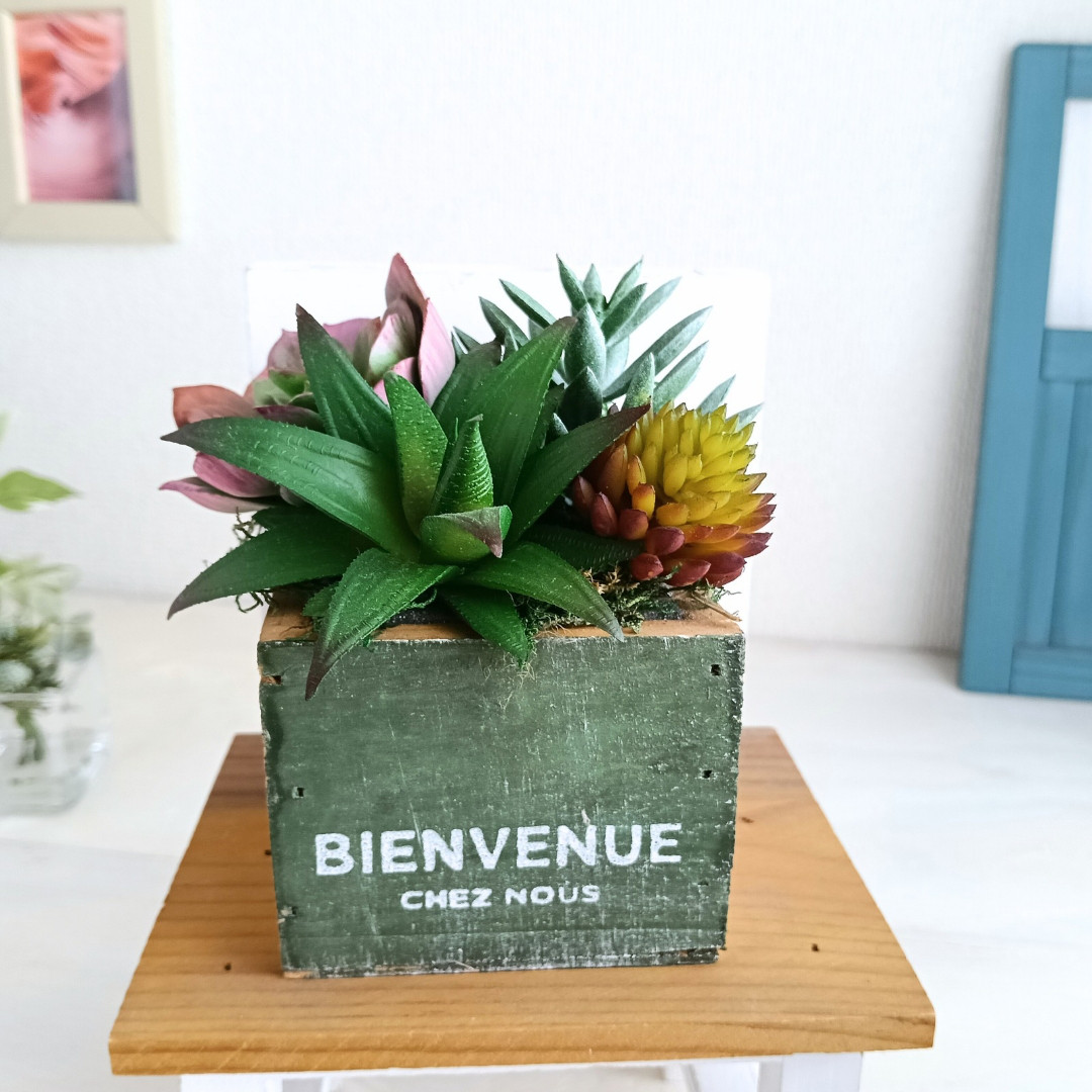 【グリーン】木製キューブのフェイク多肉寄植え(大小セット)　フェイクグリーン　インテリア　ボタニカル　造花　人工観葉植物