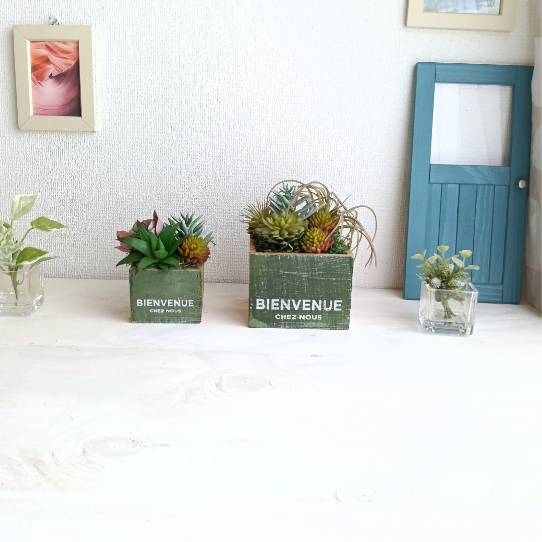 【グリーン】木製キューブのフェイク多肉寄植え(大小セット)　フェイクグリーン　インテリア　ボタニカル　造花　人工観葉植物