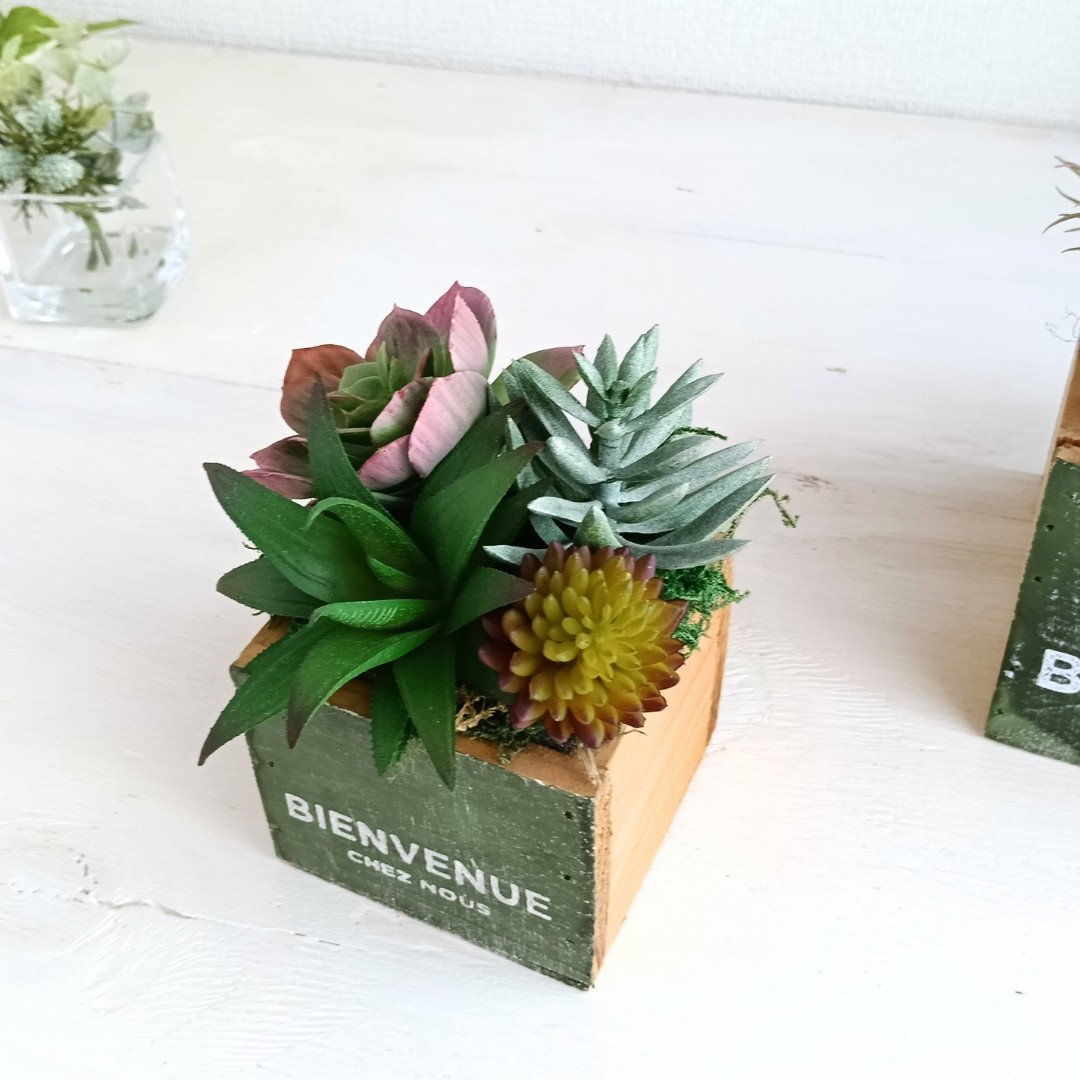 【グリーン】木製キューブのフェイク多肉寄植え(大小セット)　フェイクグリーン　インテリア　ボタニカル　造花　人工観葉植物