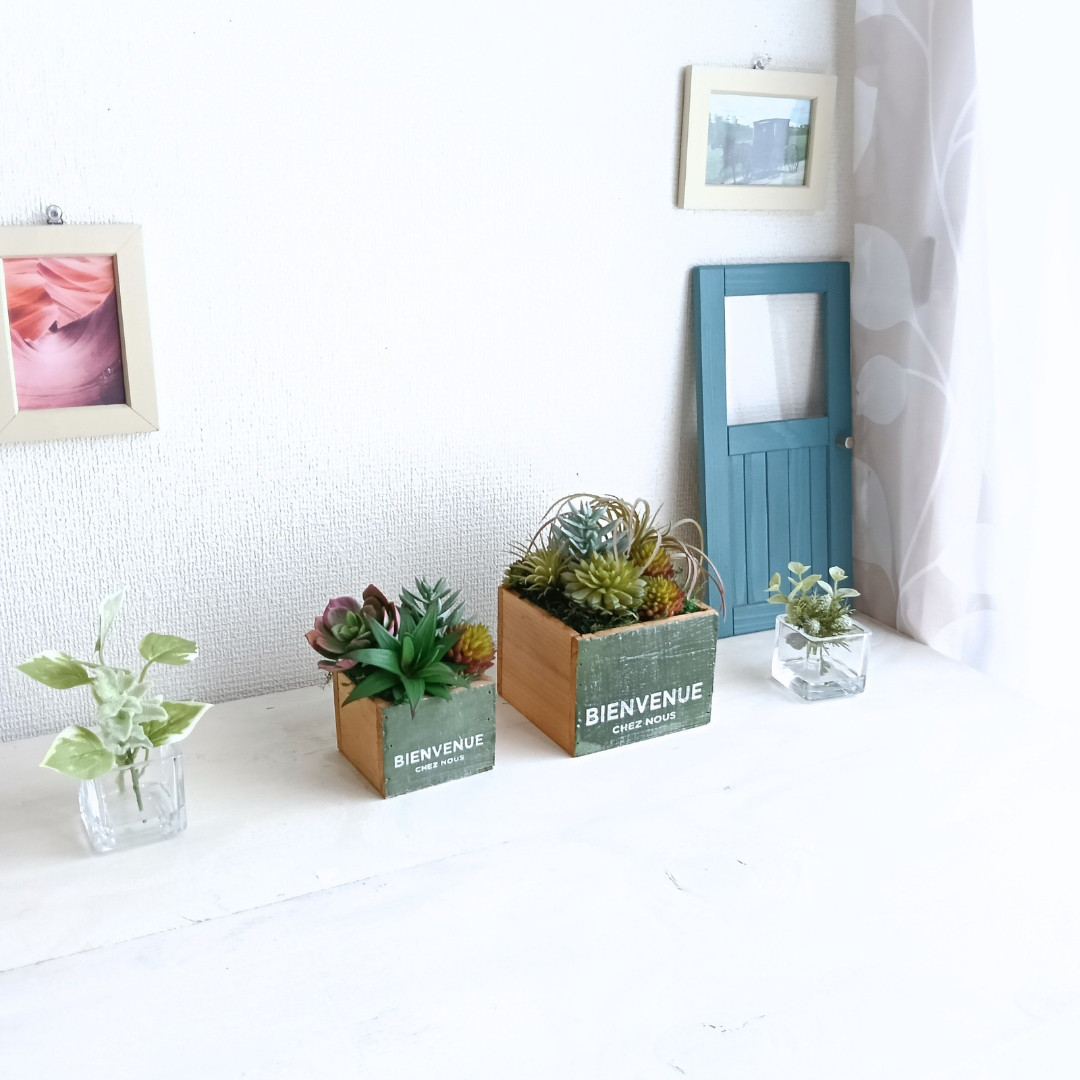 【グリーン】木製キューブのフェイク多肉寄植え(大小セット)　フェイクグリーン　インテリア　ボタニカル　造花　人工観葉植物