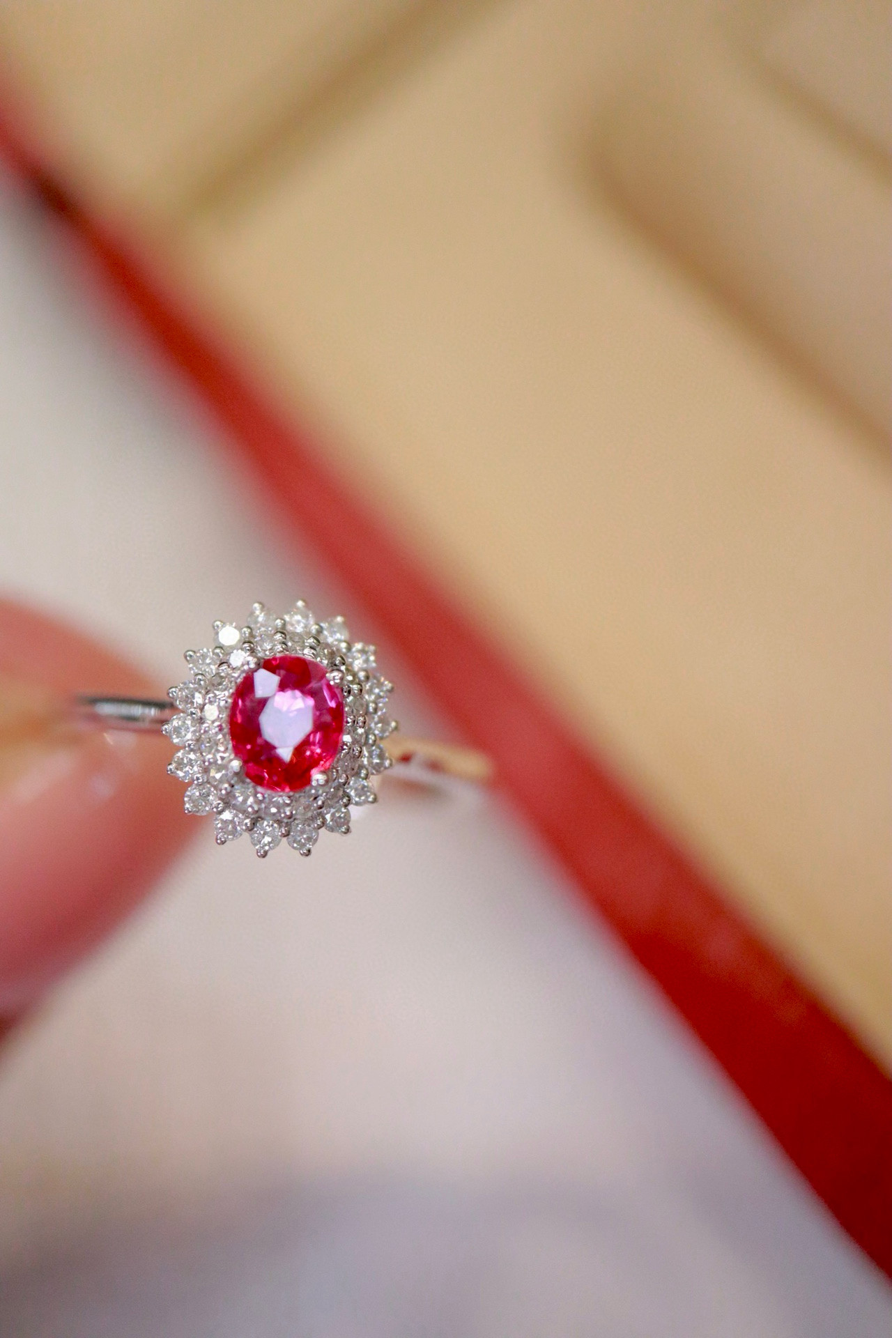 「新春」細工  K18  天然ルビー　天然ダイヤモンド　リング　純愛　女性　女王　0.63ct
