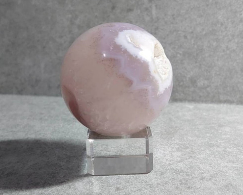 高品質 ジオード桜瑪瑙 スフィア 59mm 天然水晶結晶ザクザク 置物 275g