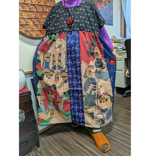 猫柄の手ぬぐいの柿渋染めとウールのワンピース 着物リメイク