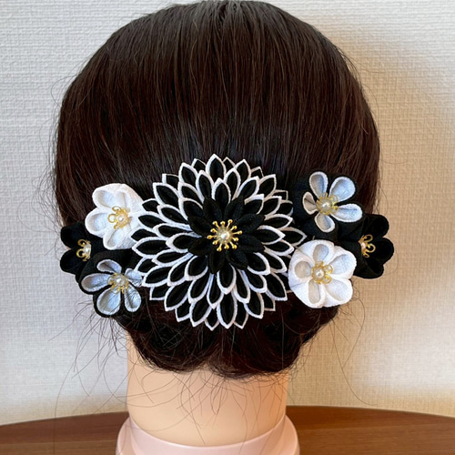 つまみ細工 髪飾り 黒 白 その他ヘアアクセサリー つまみ細工 華蔵