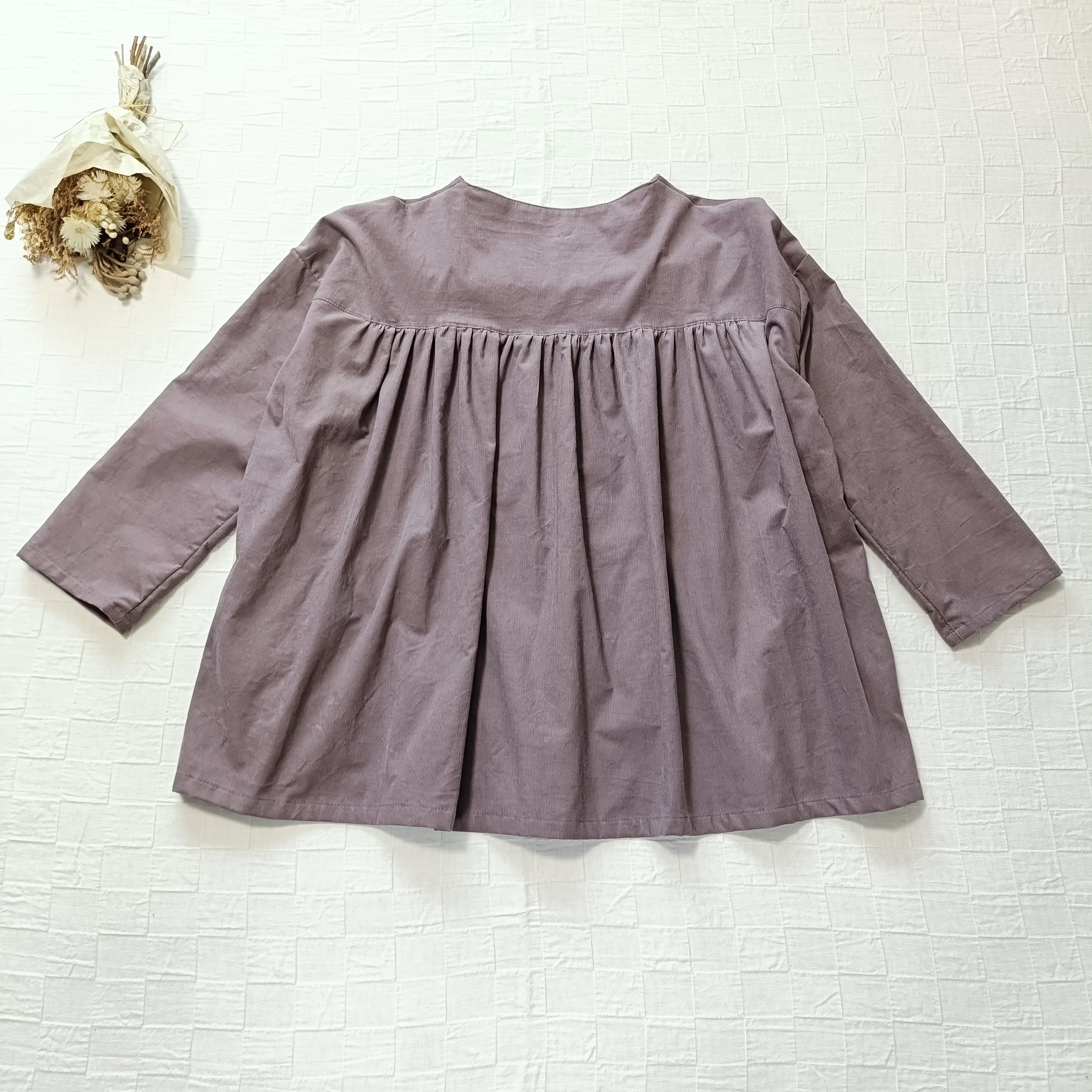 【春の超早割2026】春待ちプルオーバー❀　後ろギャザー　ゆるｖネック　コットン細畝コーデュロイ　あずき