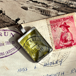 英国ヴィンテージ切手の記憶｜グレー系 107｜エリザベスⅡ女王の横顔を