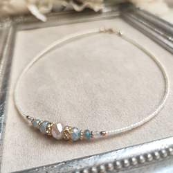 ミルクオーロラ色ガラスビーズのチョーカーネックレス 14枚目の画像