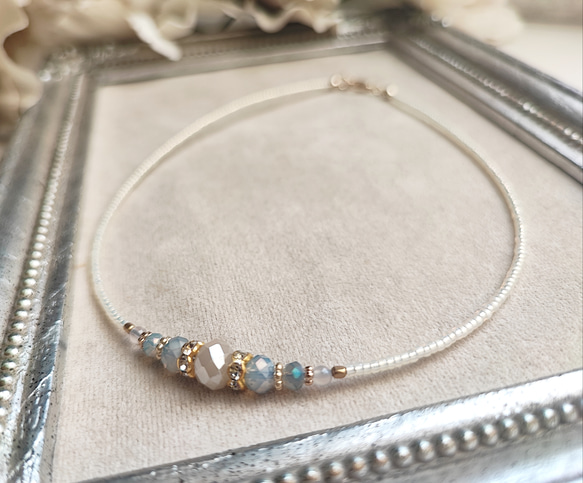 ミルクオーロラ色ガラスビーズのチョーカーネックレス 14枚目の画像