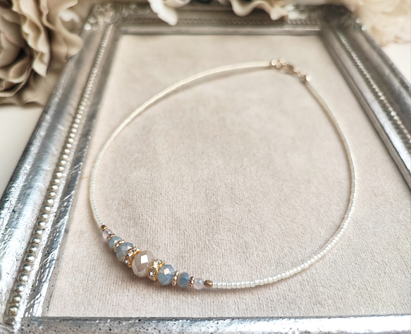 ミルクオーロラ色ガラスビーズのチョーカーネックレス 13枚目の画像