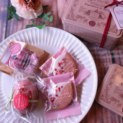 ☆甘くて可愛い、ベリーの小さな宝箱☆「ベリーのねこ缶ギフト