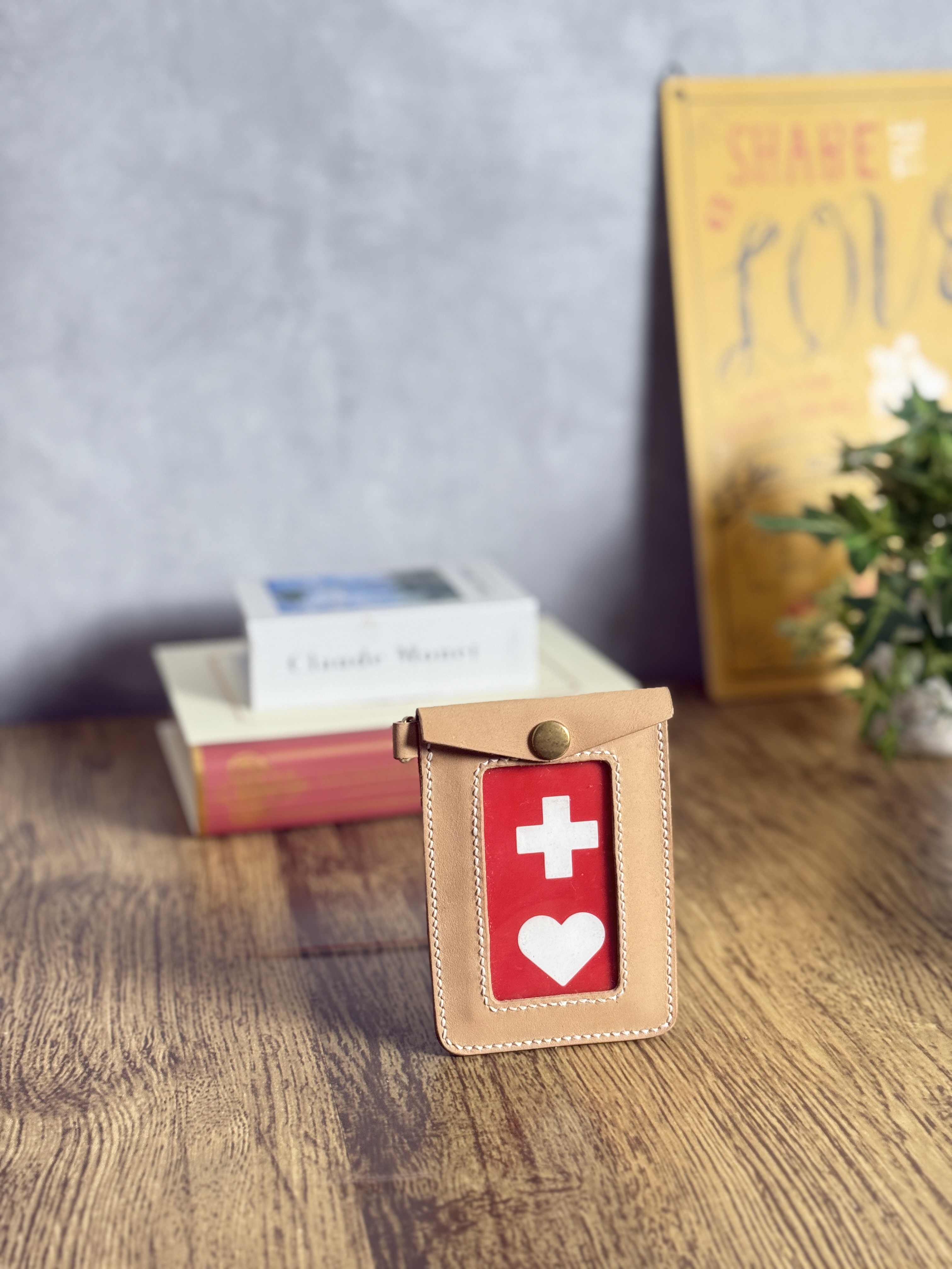 あなたの御守り　薬も入るボタン式ヘルプマークケース