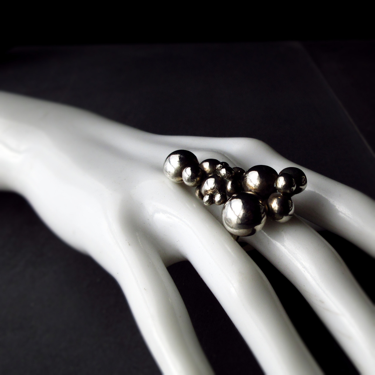 シルバーリング　大ぶりで重厚感のある一点もの