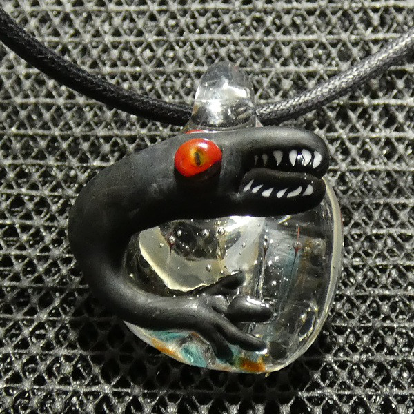 牙あるもの　NO.447（ガラス、トンボ玉、爬虫類、一点物、伝統工芸）