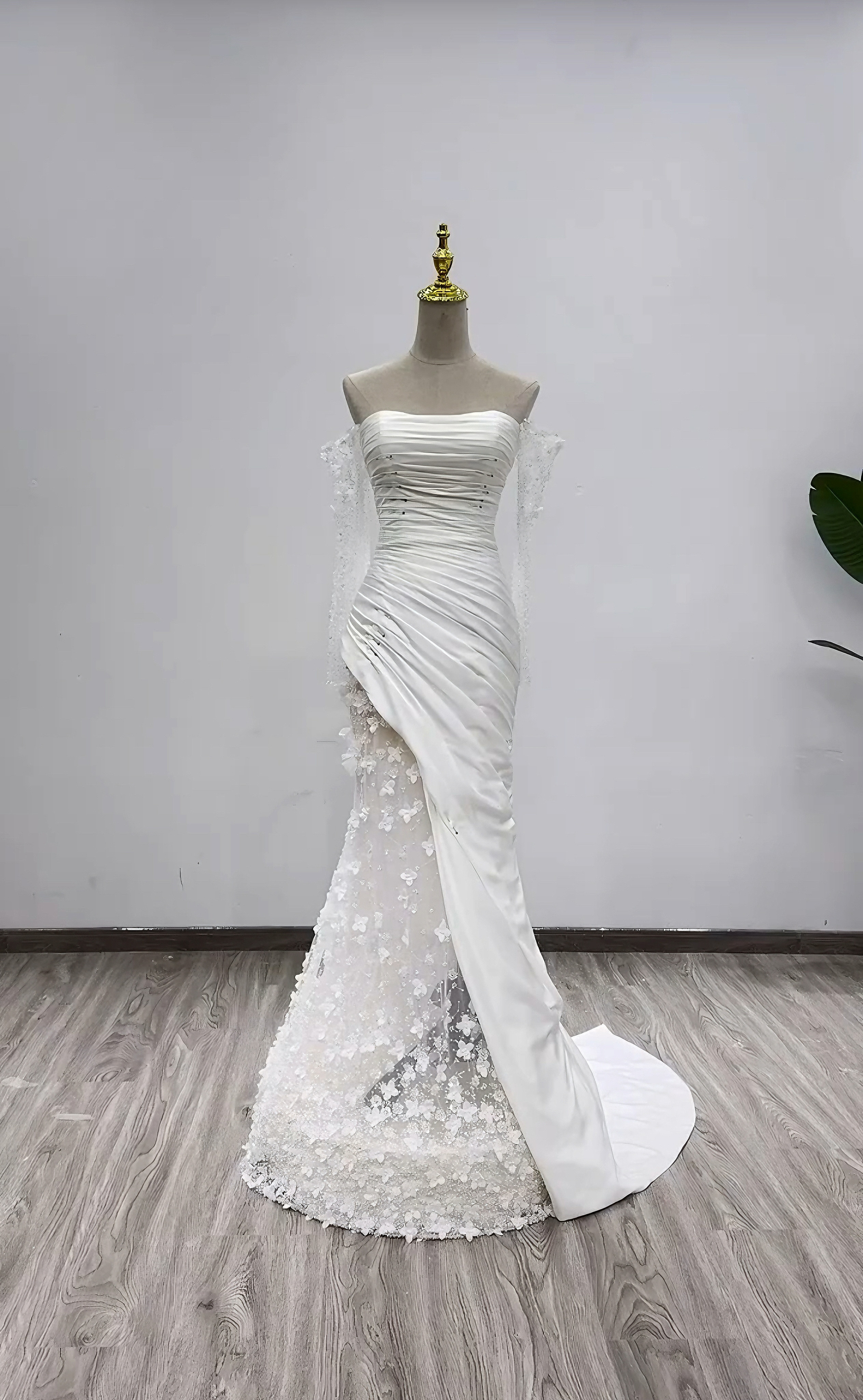 WEB限定！アシメドレス　オフショルダー　透け袖　編み上げ　白　新作ギャザー　フリル　目立つ　美しいレース　アンティーク